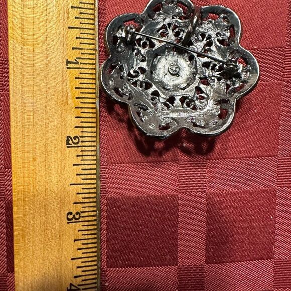 Older Pink stone Flower Brooch Pin Pendant - Picture 4 of 4